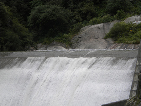 Weir Overflow with Debris 1965 Level