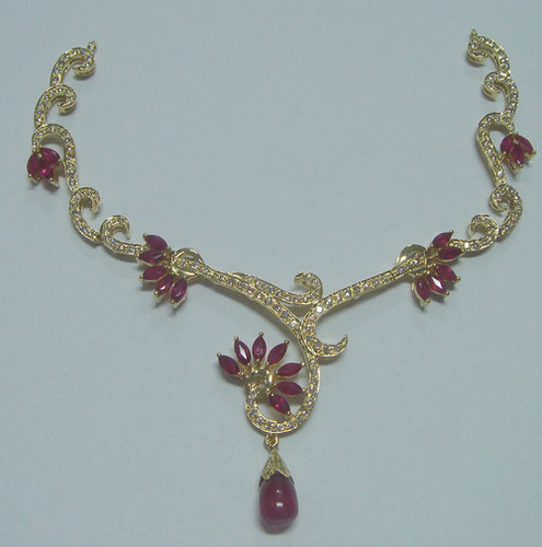Gold Diamond Necklace Set