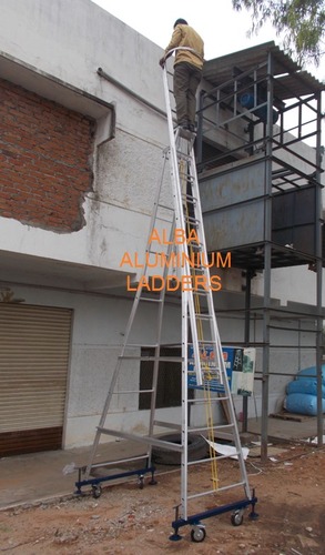 Star self supporting extension ladder