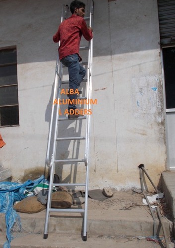 Single Straight Railing Ladder