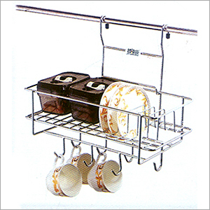 हैंगिंग कप और तश्तरी