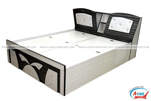 Wooden Bed in Gujarat