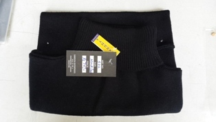 Woolen Neck