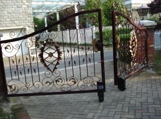 House Front Gates