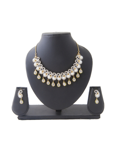 Traditional American Diamond Necklaces