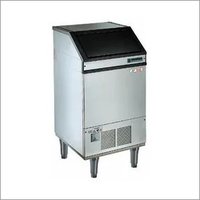 Scotsman Af103 Flake Ice Machine - 1006mm(h) X 952mm(w) X 622mm(d), 105 Kg/24hrs Production, Recommended For Nerves, Electric Power Source