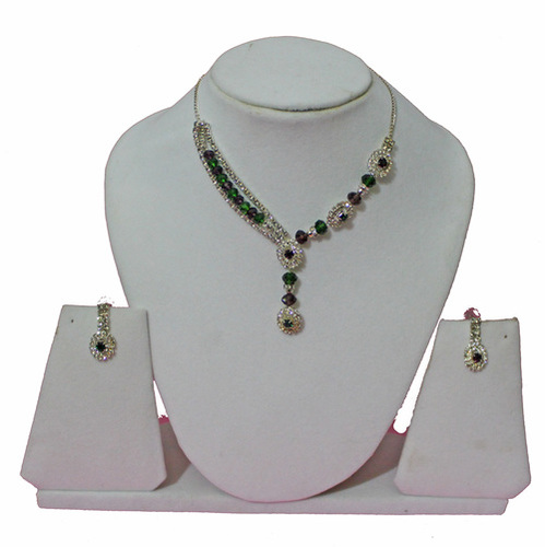 Green Stone Necklace Set