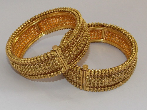 Plain Gold Bangles