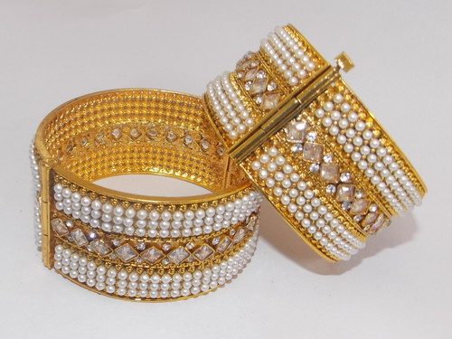 Plain Gold Bangles