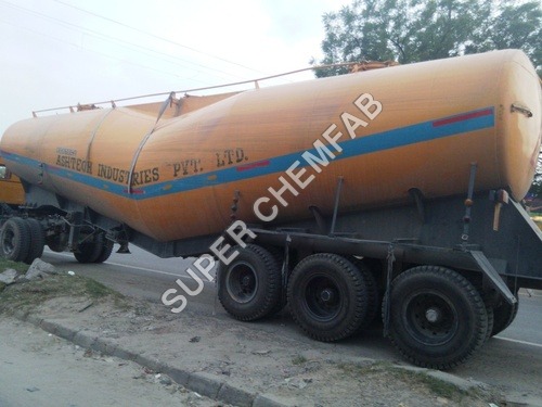 Fly ash storage tank