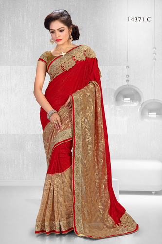 Contrast patti & piping all over the Saree