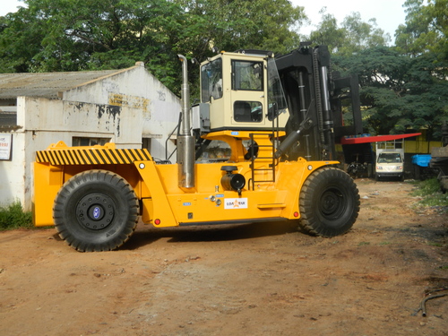 35 Ton Fork Lift Trucks Power Source: Diesel Engine