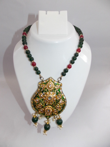 Pendent Set