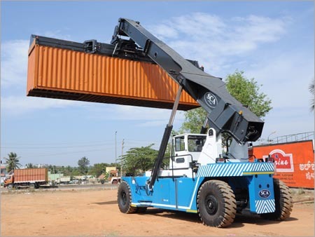 Reach Stackers 5 High Power Source: Diesel Engine