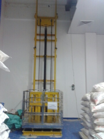 Hydraulic Goods Lifts