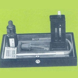 Haemometer - Glass & Plastic 100 Mm Capillary Tube 15X10 Cm Tray Dimensions 0.5 Kg Weight | Accurate Results Durable Build Portable Design Quick Readings