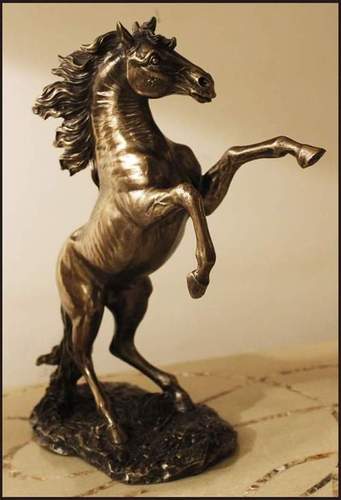 Showpiece items