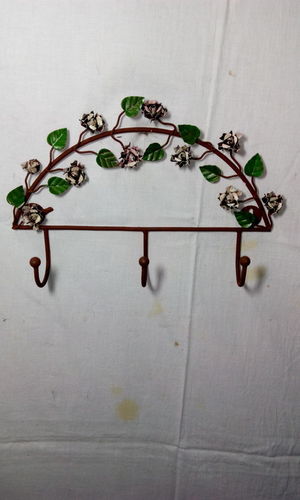 Hanging hooks in Antique Look.