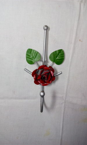 Hanging hooks in Antique Look.