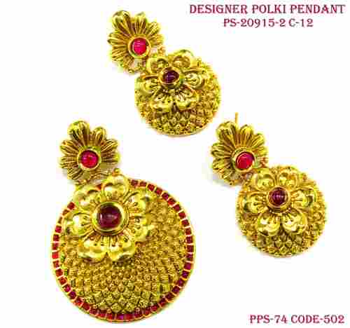 Antique Polki Pendant Gender: Women