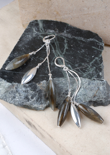 Silver Necklace with Black Rainbow Stone