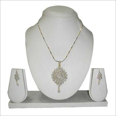 Polki Pendant Set