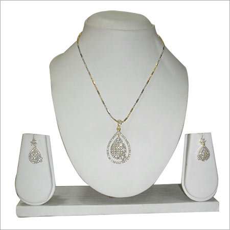 Fashion Pendant Set