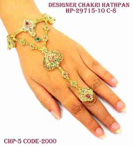 Kundan Middle Hand Finger  Gender: Women