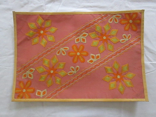 TABLE MATS1