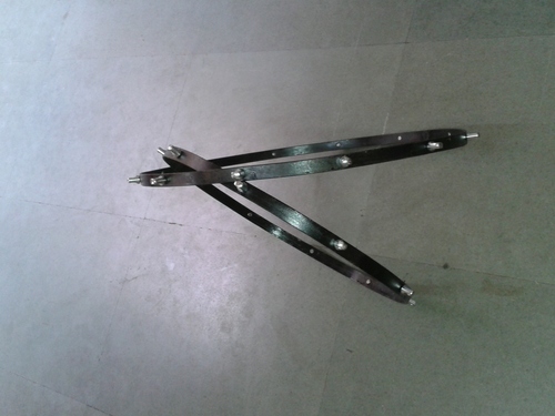 Button Patti - Metal, 11 to 27 Inch Size, Non-Electric | Weight: 10-30 Kilograms, Ideal for Various Button Attachments