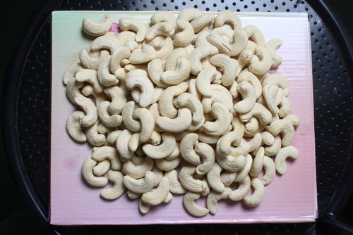 Common White Cashew Nuts