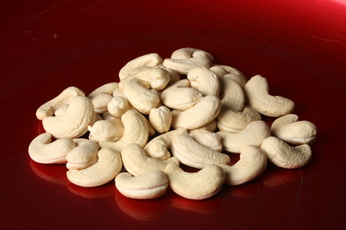 White Organic Cashew Nuts