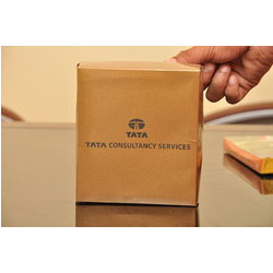 सुनहरे रंग के डिब्बे