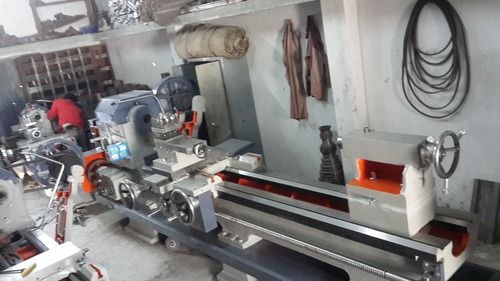 Manual Lathe Machine