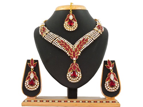Beautiful Maroon Necklace
