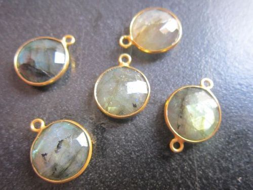 Round Brilliant Cut Labradorite