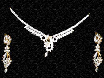 Stylish Diamond Necklaces Sets