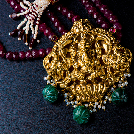 Gold Pendant Necklace