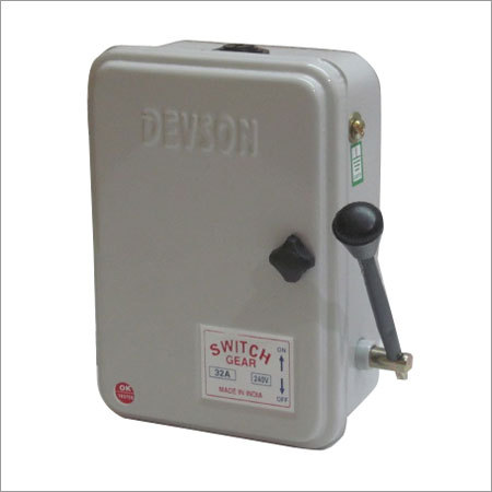 Main Switch 32 A. X 240 V