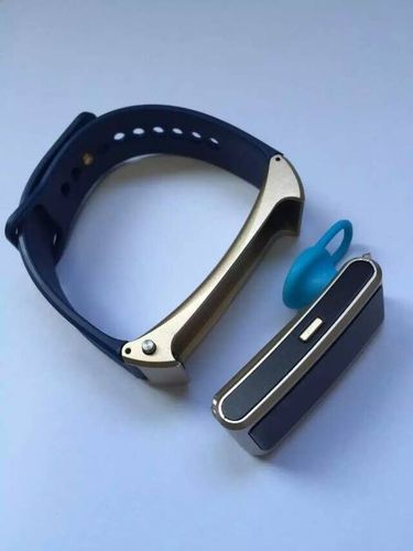 New Bluetooth Earphone Sports Smart Band Bracelet Watch