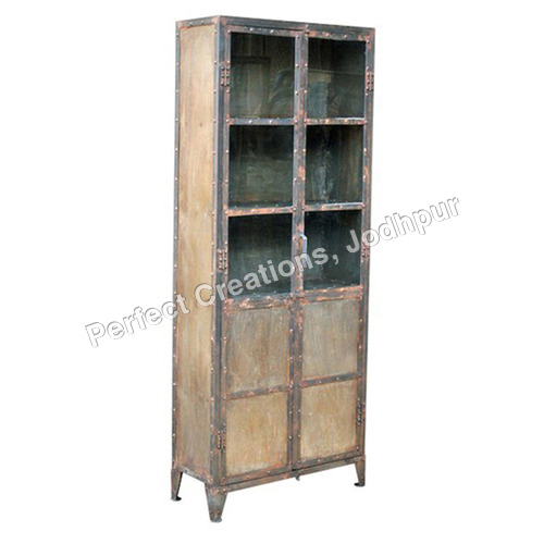 VINTAGE INDUSTRIAL ALMIRAH
