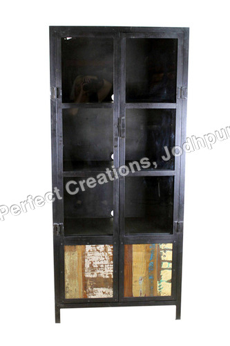 VINTAGE INDUSTRIAL ALMIRAH