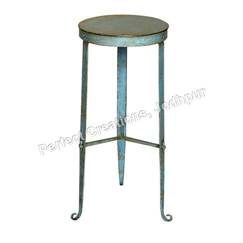 INDUSTRIAL VINTAGE STOOLS