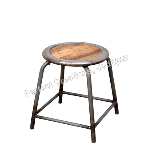 INDUSTRIAL VINTAGE STOOLS