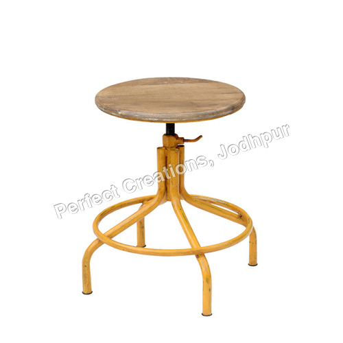 INDUSTRIAL VINTAGE STOOLS