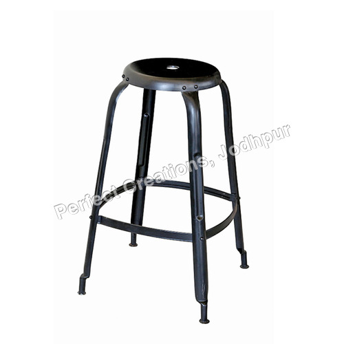 INDUSTRIAL VINTAGE STOOLS