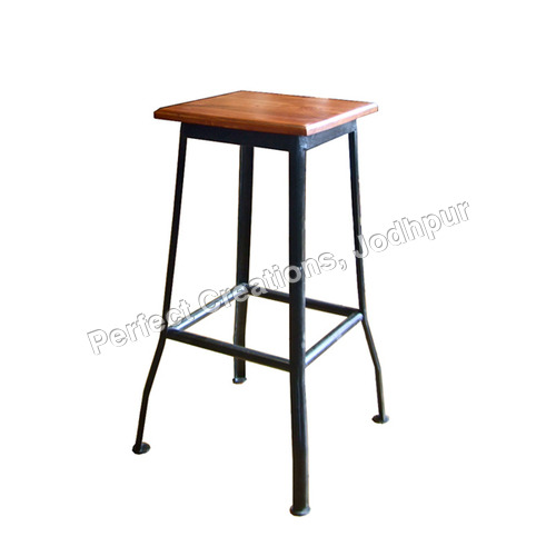 VINTAGE INDUSTRIAL STOOLS