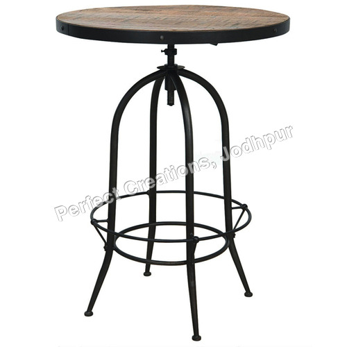 VINTAGE INDUSTRIAL STOOLS