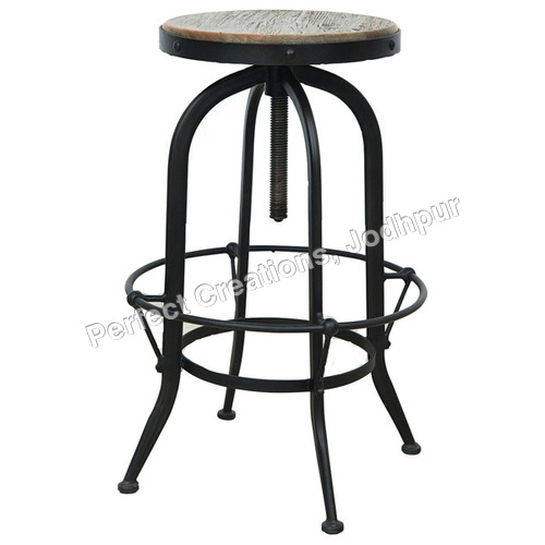 INDUSTRIAL VINTAGE STOOLS