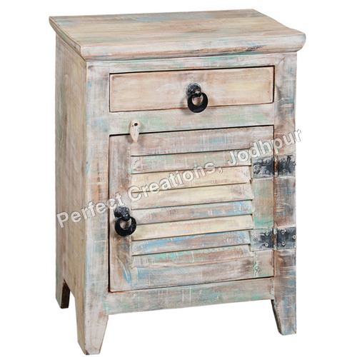 RECLAIMED OR RECYCLED WOOD FURNITURE